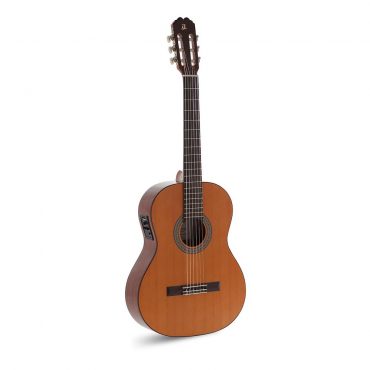 Guitarra Clásica Admira Juanita Electrificada Fishman Estudio