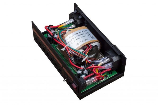 JP-04 - FUENTE DE ALIMENTACION PROFESIONAL JOYO PARA PEDALES - Imagen 6