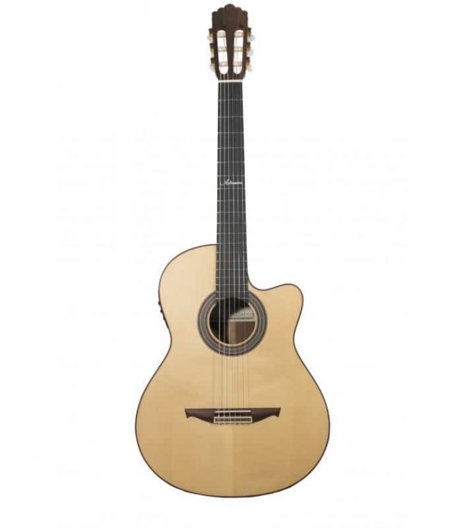 Guitarra Cut-Away Altamira N400CC+ Amplificada