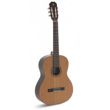 Guitarra Admira Irene Conservatorio