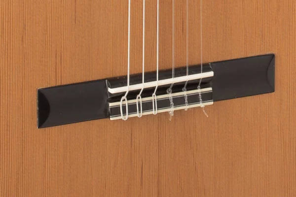 GUITARRA CLÁSICA ADMIRA A2 SATINADA ELECTRIFICADA SERIE ARTESANÍA - Imagen 4