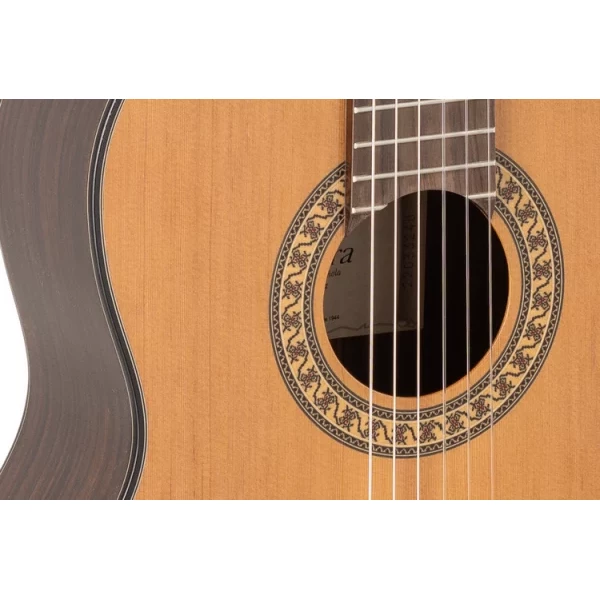 GUITARRA CLÁSICA ADMIRA A6 SERIE ARTESANÍA ZURDA - Imagen 3
