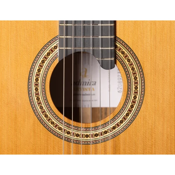 GUITARRA CLÁSICA ADMIRA ARTISTA SERIE CONSERVATORIO TAPA CEDRO FONDO BOCOTE - Imagen 3